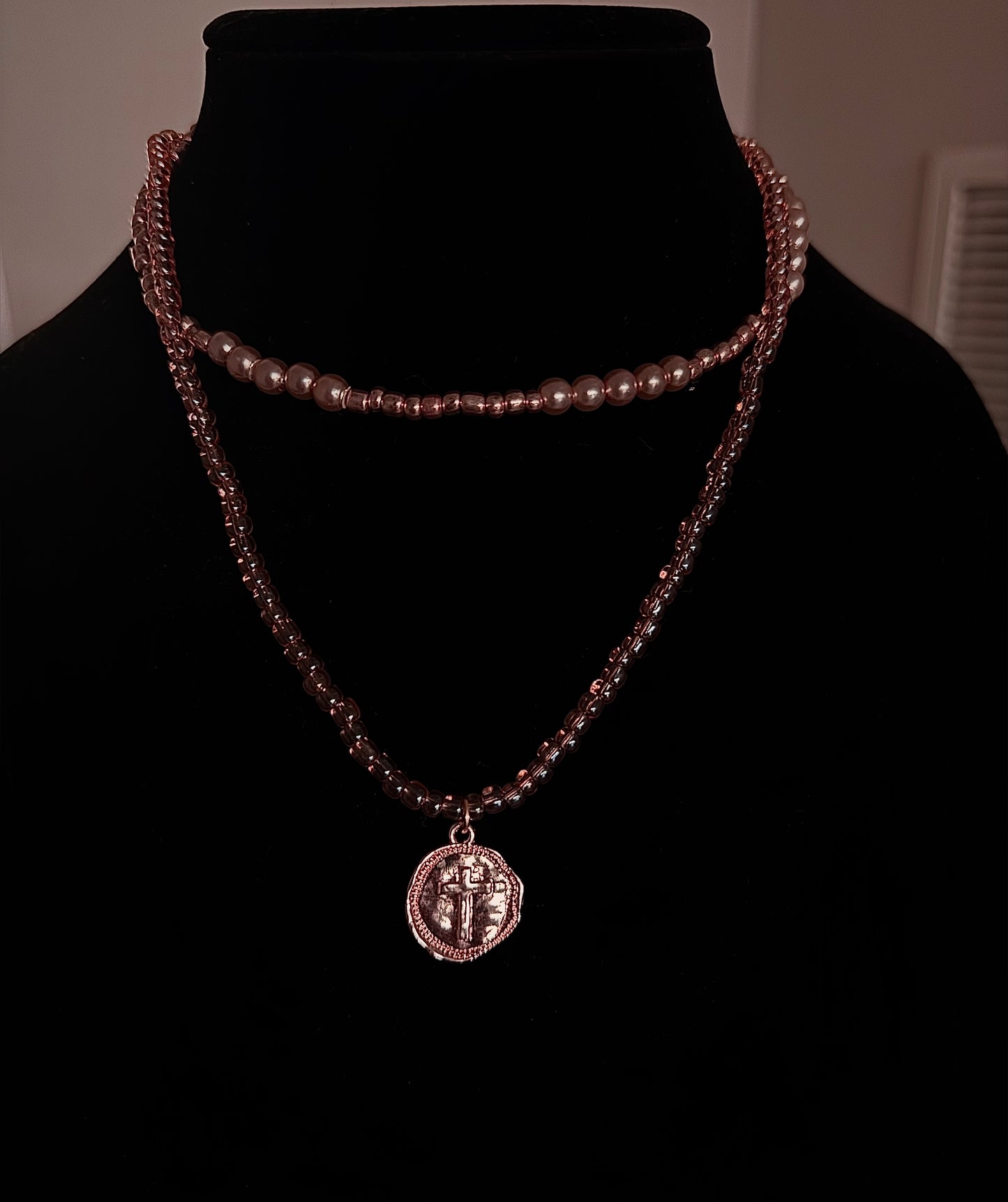 Rose gold pearl cross choker & necklace